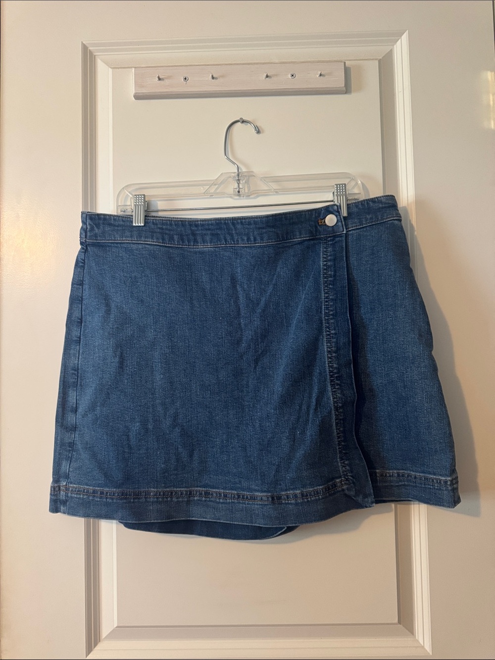 Lightweight Denim asymmetrical skort medium wash 16p women’s plus petite NEW